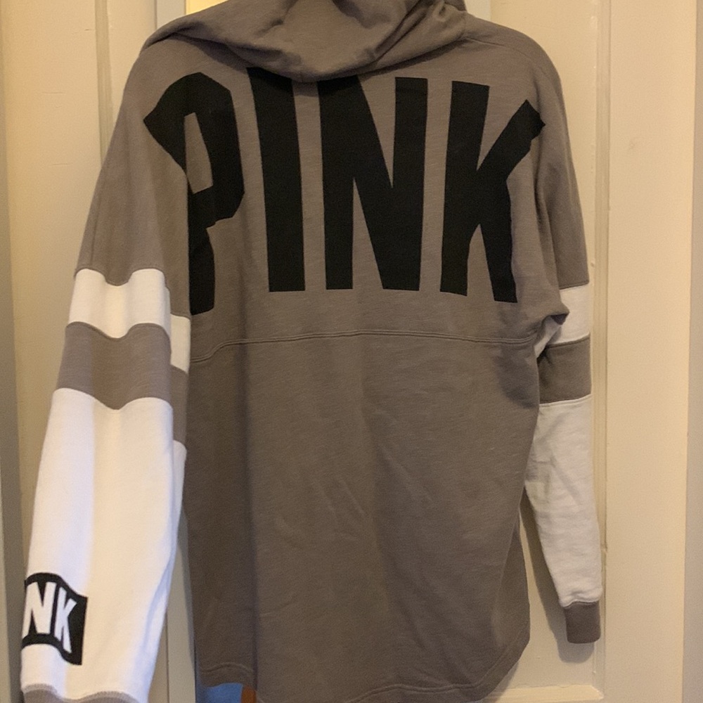 PINK Victoria Secret sweatshirt w/hoodie